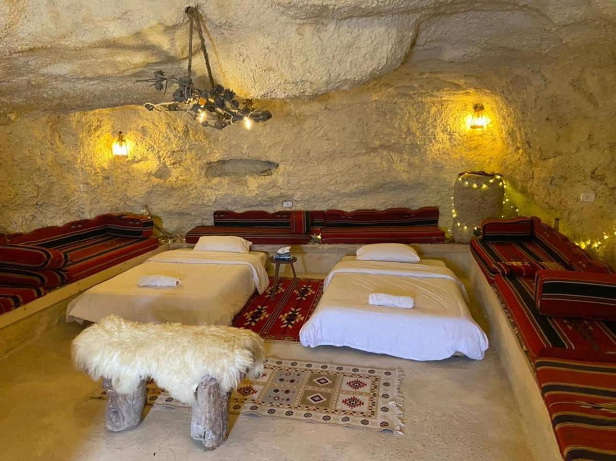 7 Caves Hotel Al Jāyah Exterior foto
